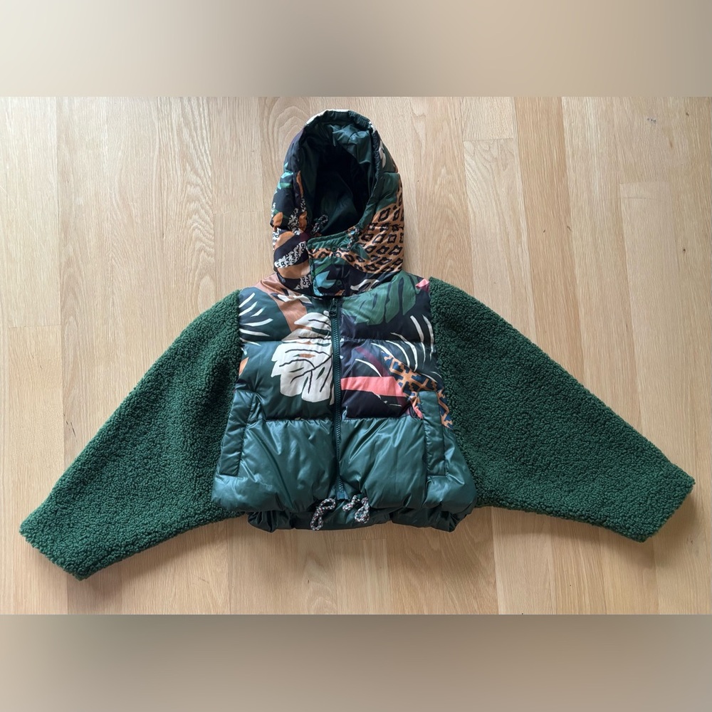 NWOT FARM Rio Green and Multicolor Cropped Puffer Jacket XS